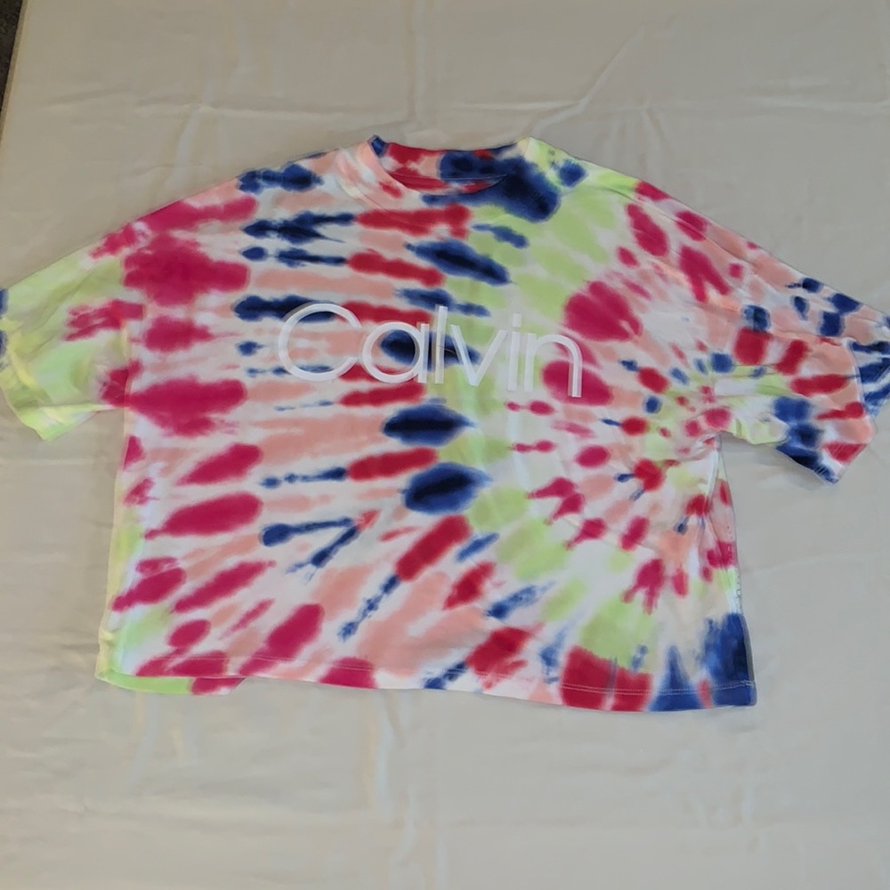 Short sleeve stretchy Calvin Klein T-shirt, shorter length